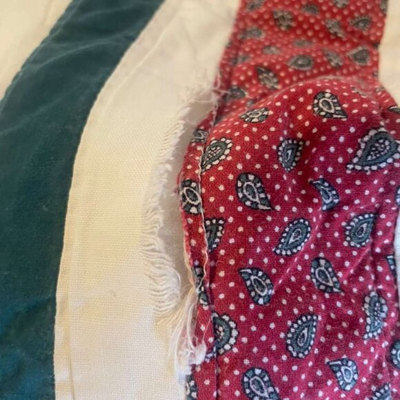 Handmade Patchwork Quilt – Log Cabin House Pattern with Button Details (79” x 79 - Picture 10 of 16